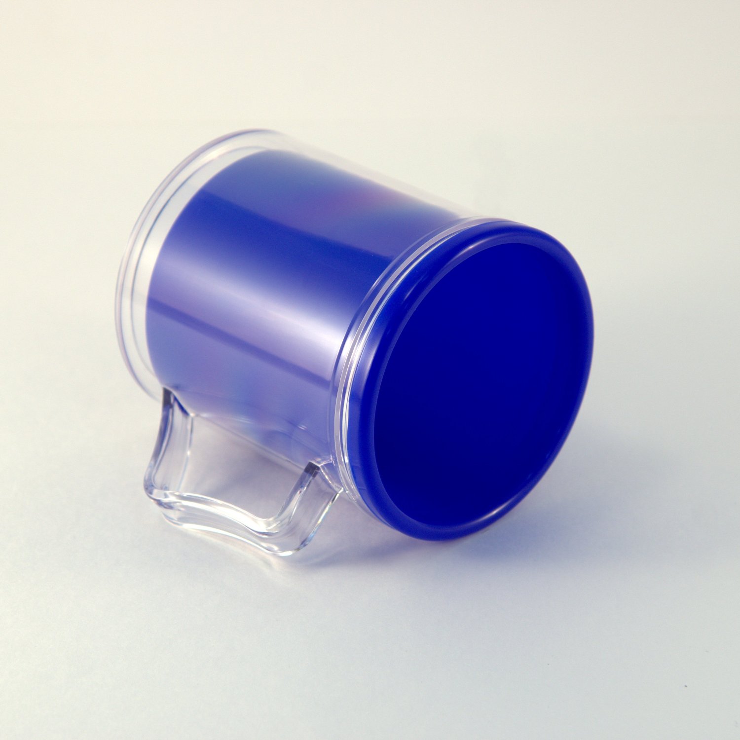 Кружка пластиковая (синяя внутри)
