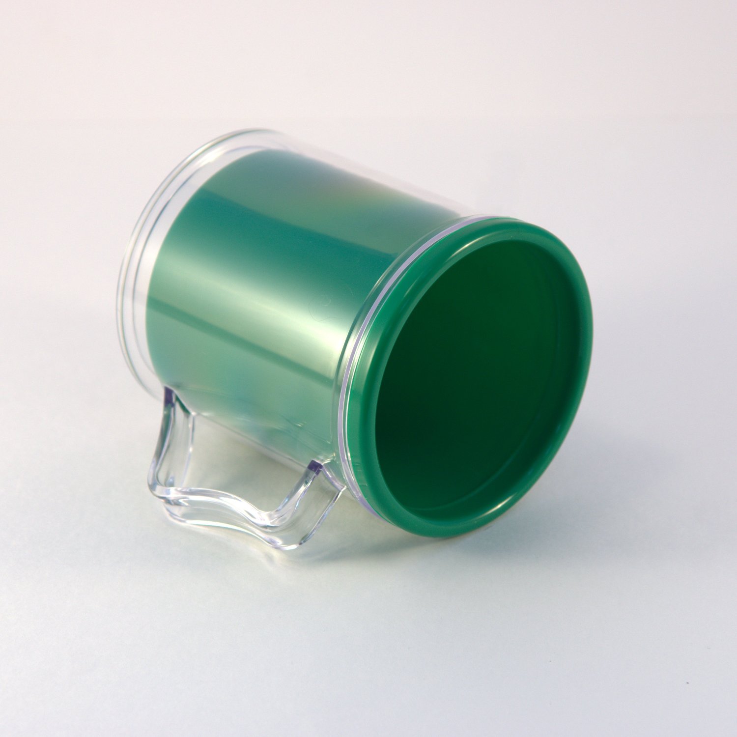 Кружка пластиковая (зеленая внутри)