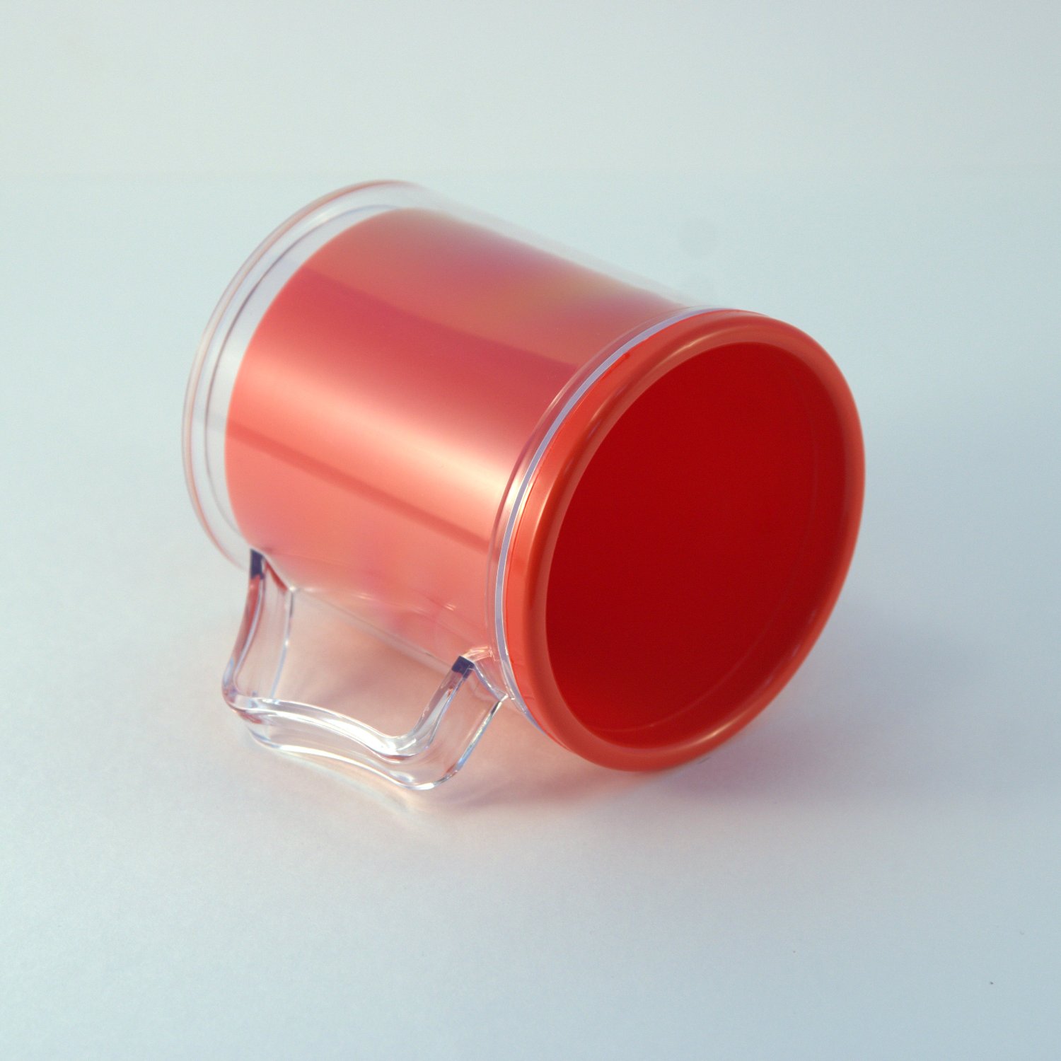 Кружка пластиковая (красная внутри) 