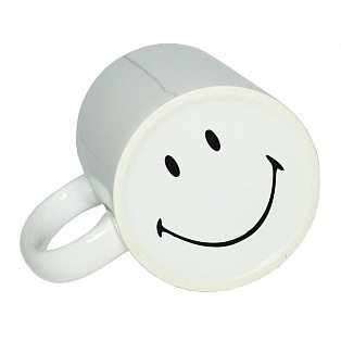 Кружка белая керамическая с печатью на дне "Smile"